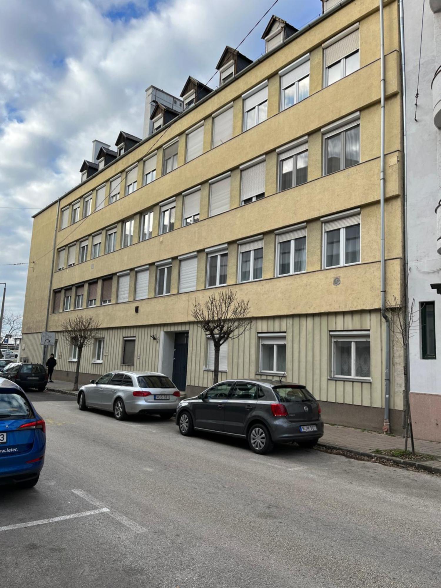 River - Free Parking Győr Zewnętrze zdjęcie
